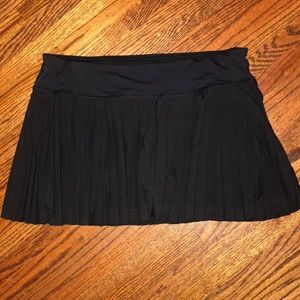 Black Pleated Lulu Lemon Skirt!!